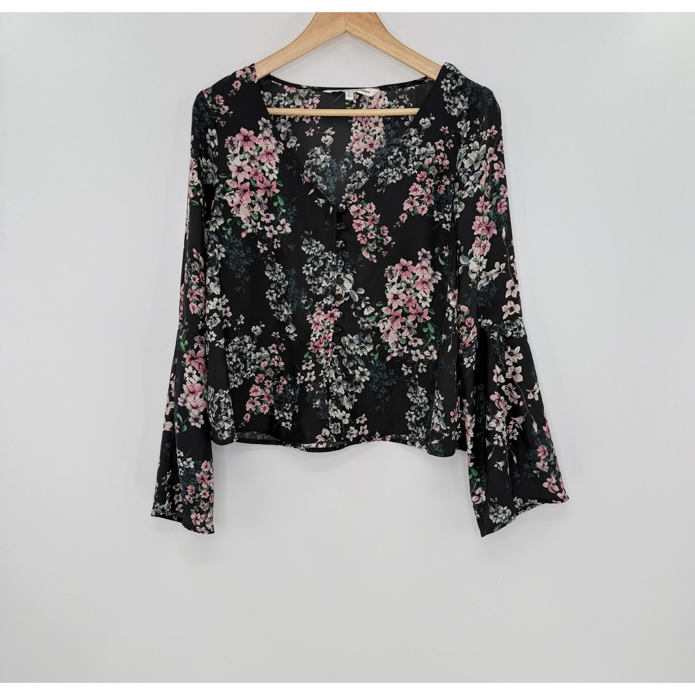 Cupcakes and Cashmere‎ Black Floral Bell Sleeve V Neck Blouse Size S